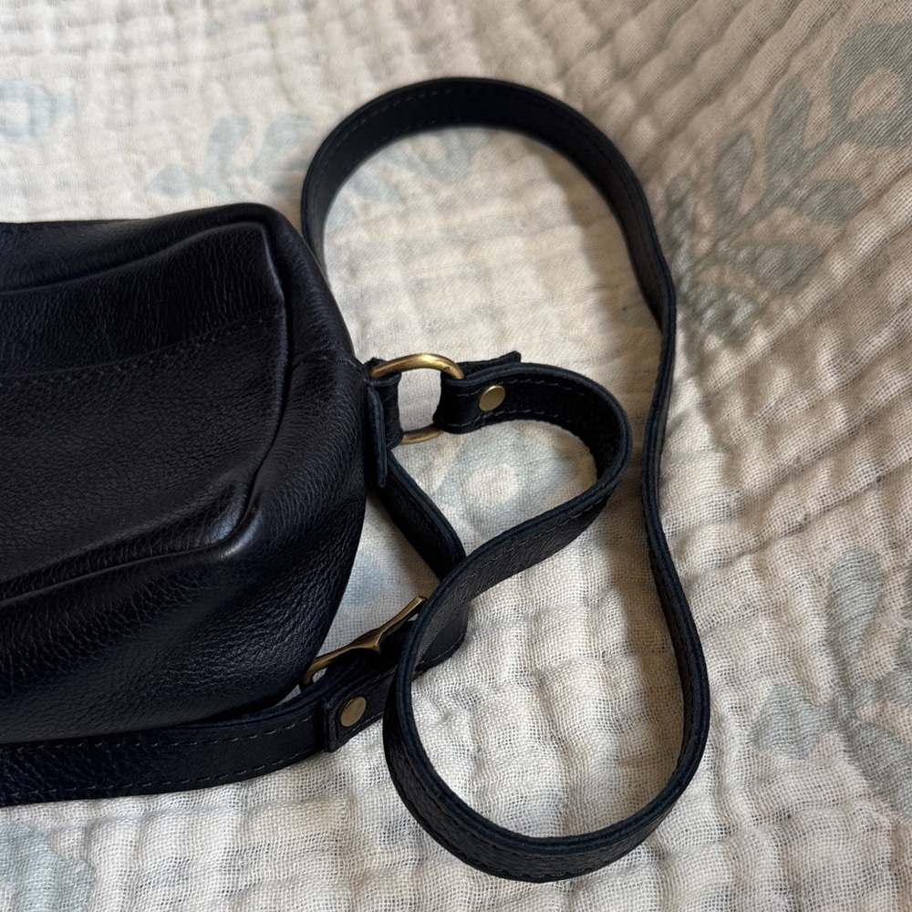Portland Leather Midnight Black Crossbody Bag - Picture 3 of 7